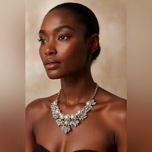 Gold Tone Necklace with Pearls and Crystals